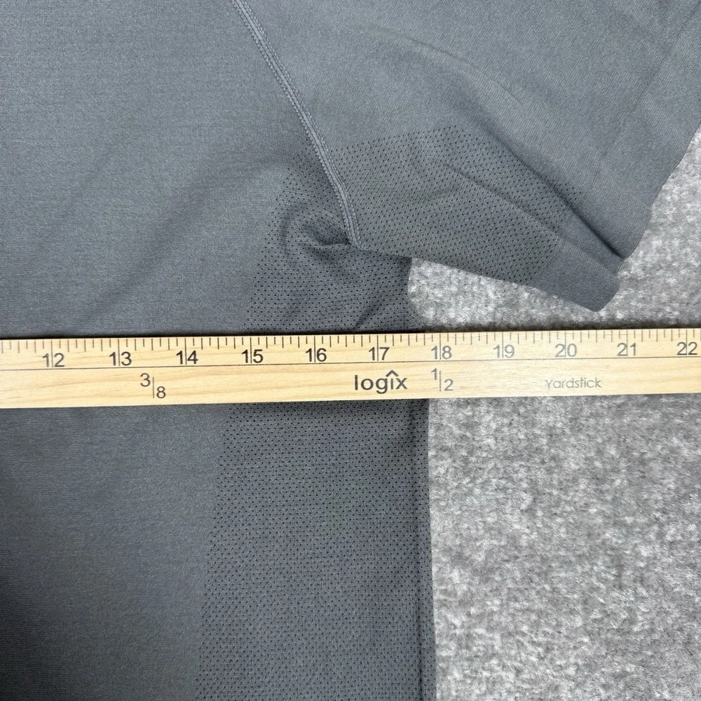 Fabletics T-Shirt Men's‎ Small Gray Training Day Performance Short Sleeve Crew - Picture 6 of 7